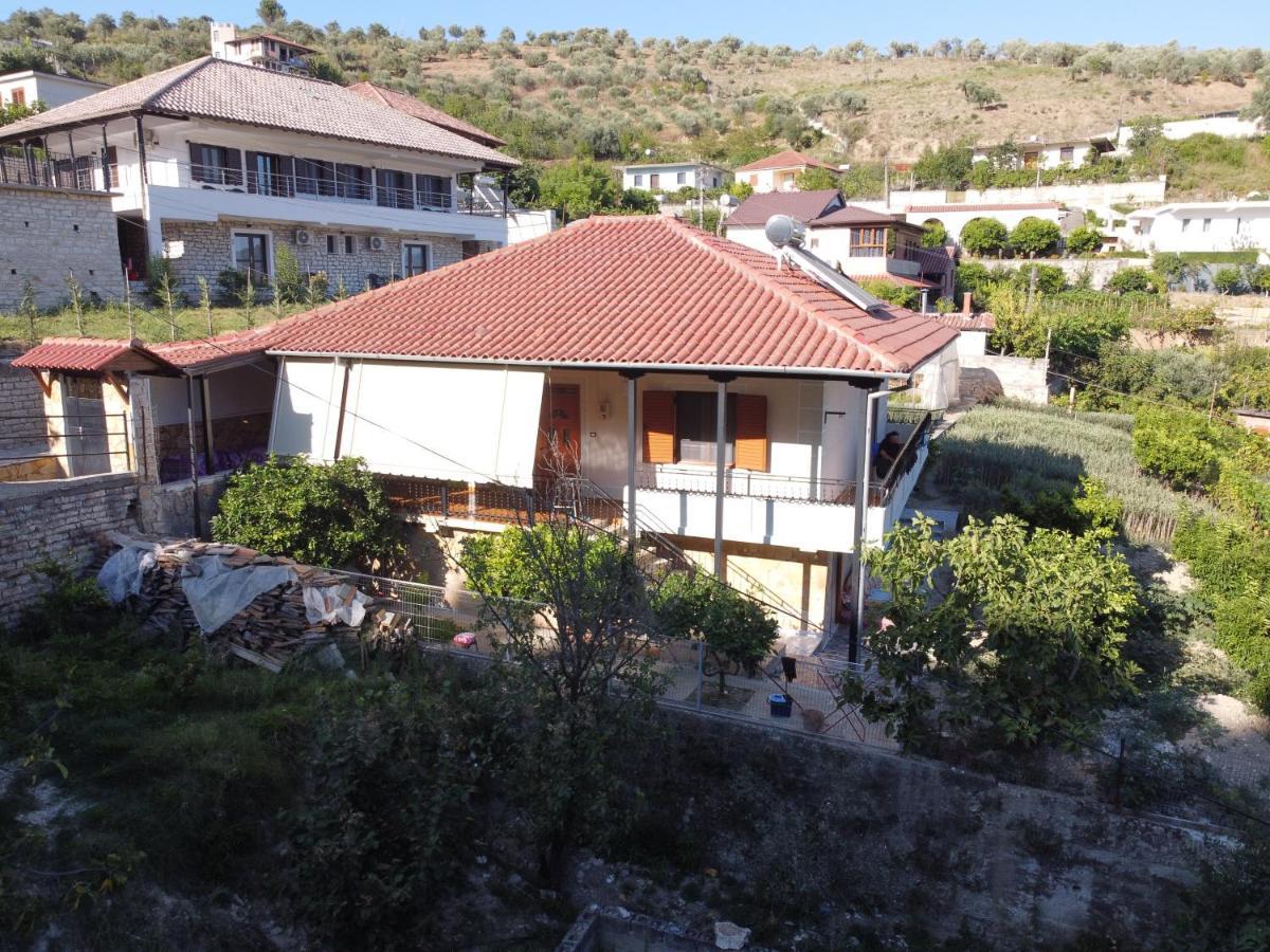 Guest House Marjo Berat Extérieur photo